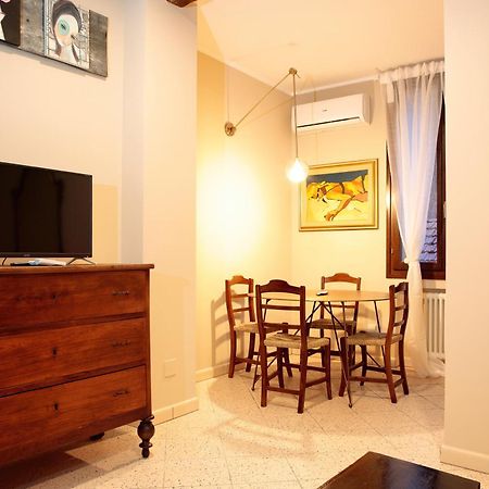 Saint Charles Apartment Болонья Екстер'єр фото