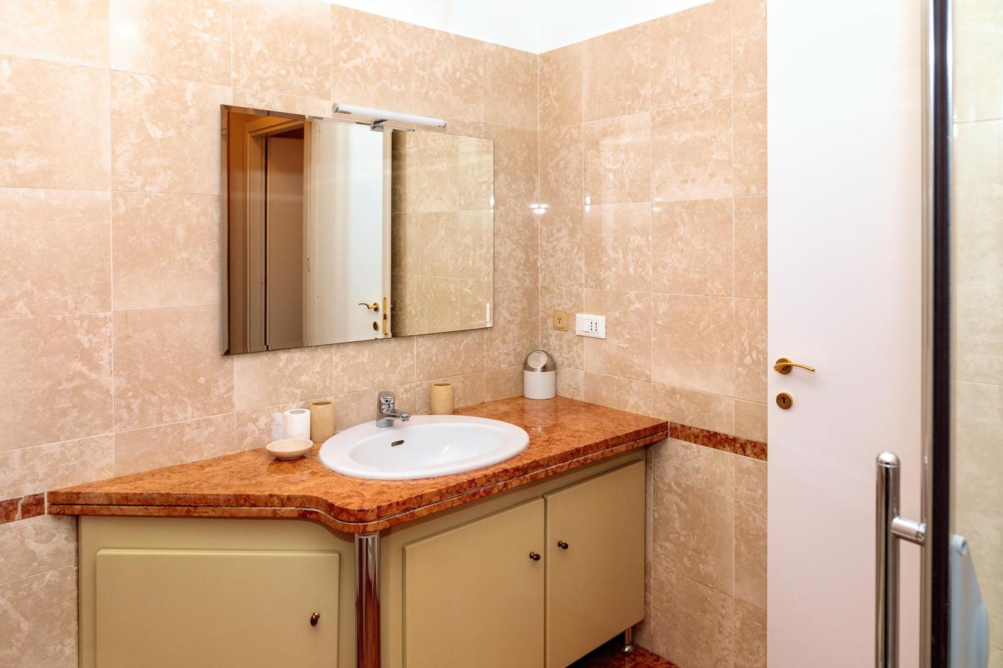 Saint Charles Apartment Болонья Екстер'єр фото