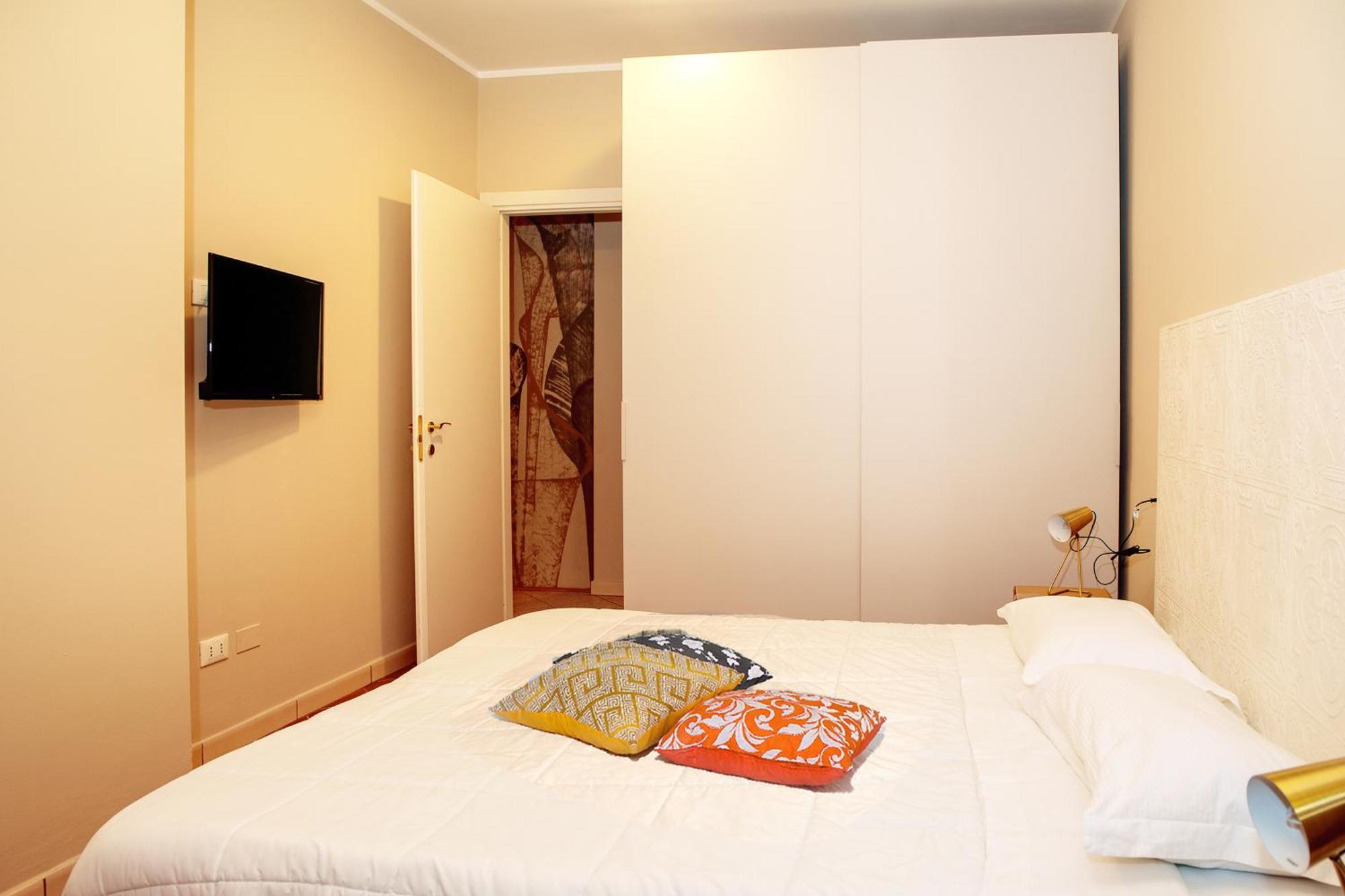 Saint Charles Apartment Болонья Екстер'єр фото