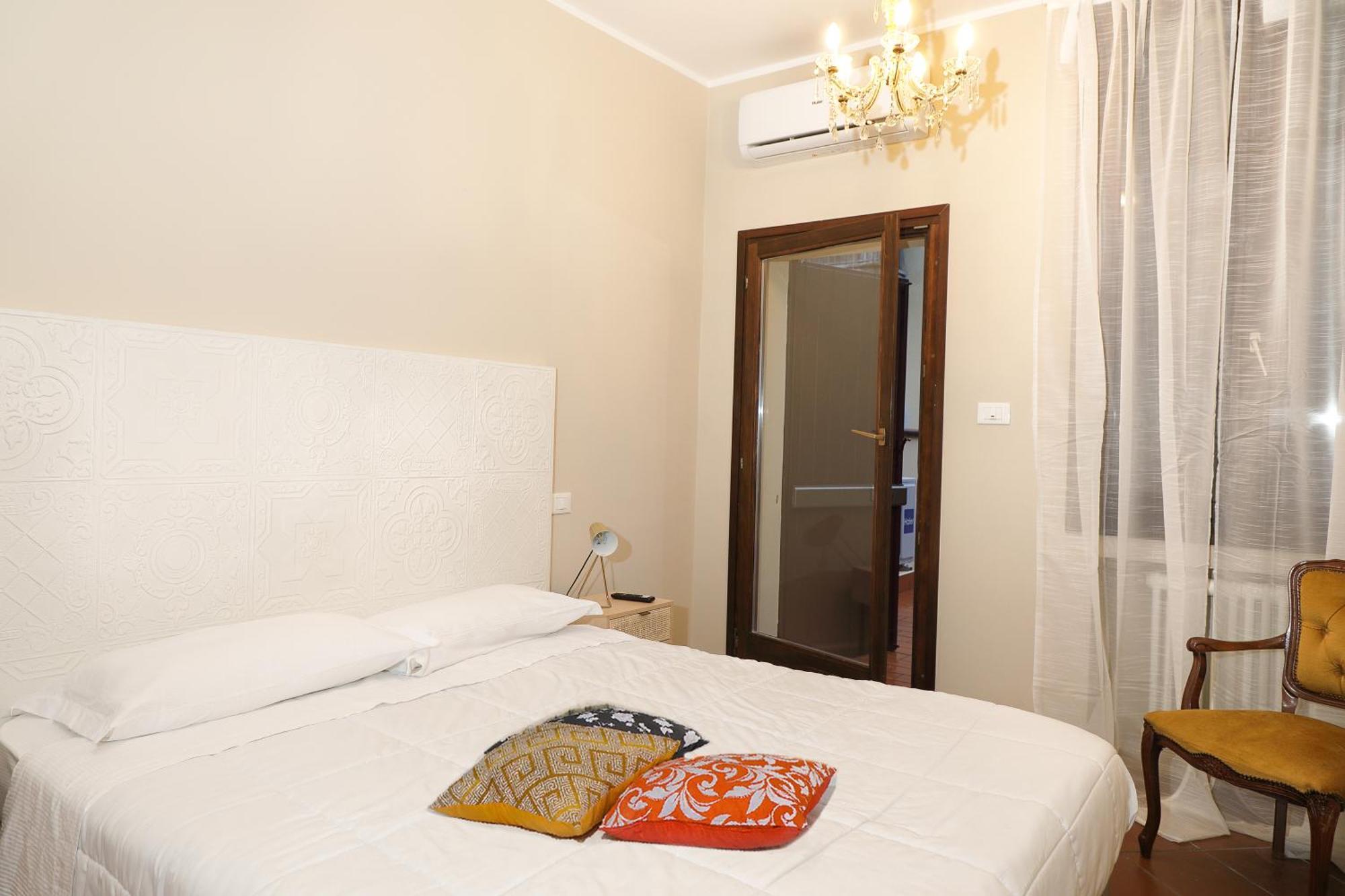 Saint Charles Apartment Болонья Екстер'єр фото